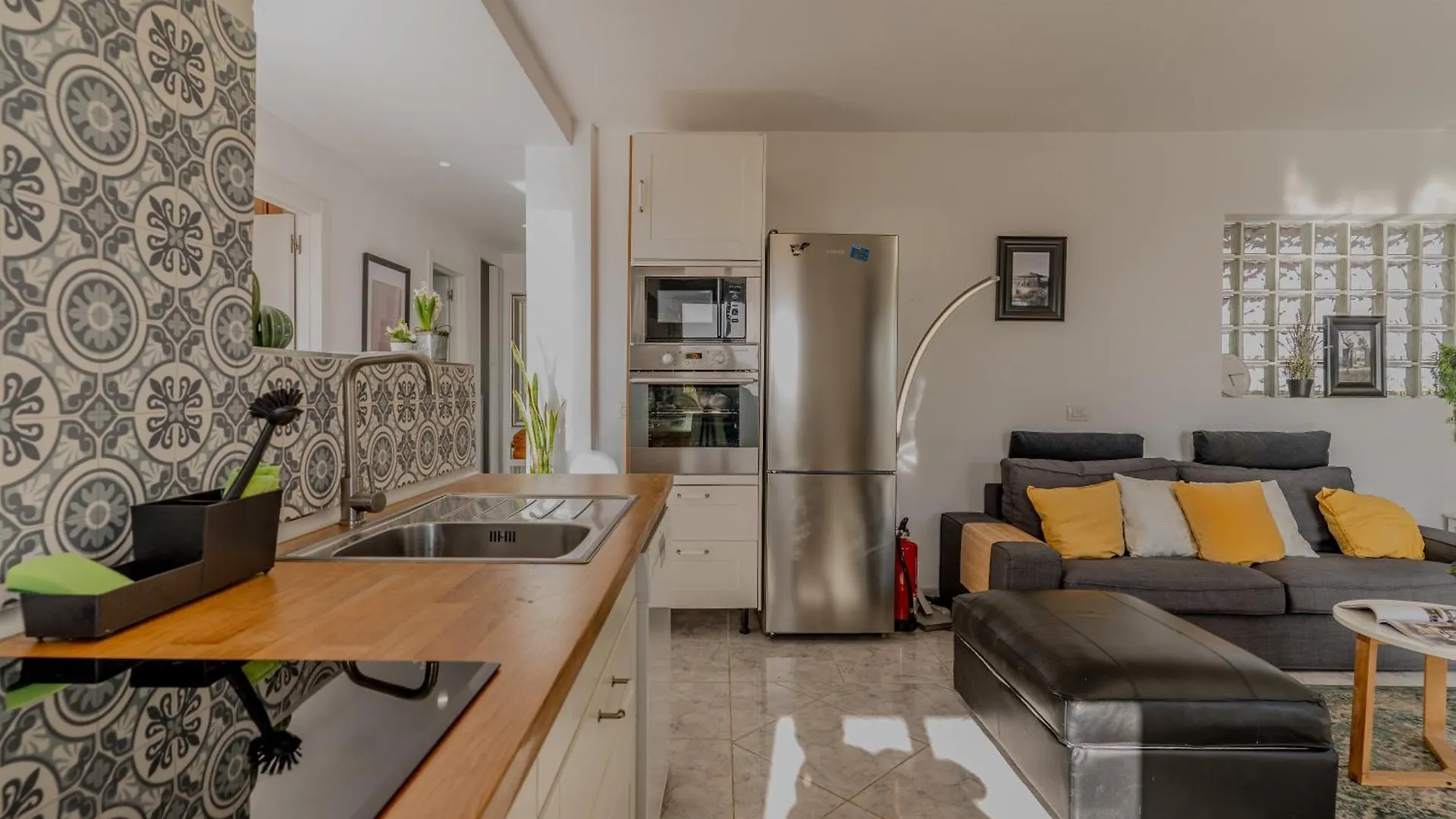 Bungalow Apartment With Private Pool & Ocean Views Costa Adeje  0*, Costa Adeje (Tenerife)